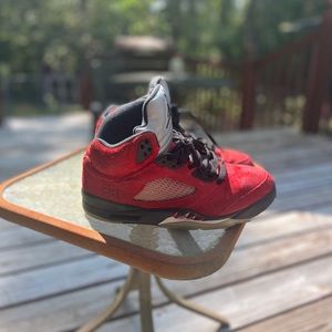 Jordan 5 raging bull size 9